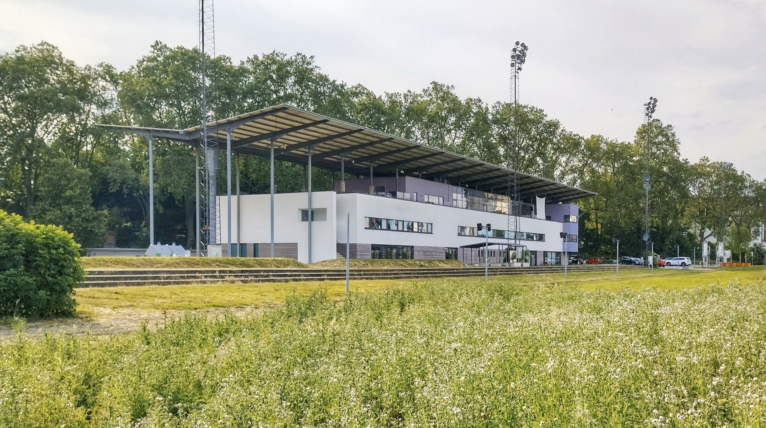Evergreen Neuss – Eventlocation am Rennbahnpark