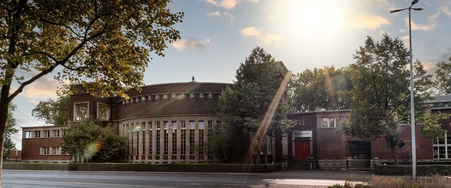 Rheinterrasse Düsseldorf – Fassade am Rhein